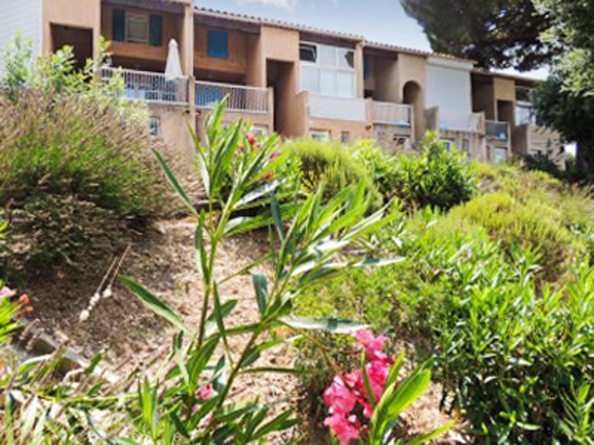 Maison Charmante A Cogolin Avec Vue Sur La Mer Et Piscine Exterior foto